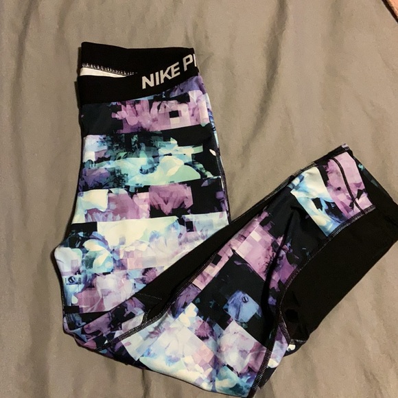 nike pro leggings - Picture 2 of 3